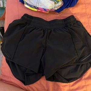 Lululemon hotty hot shorts 4 in